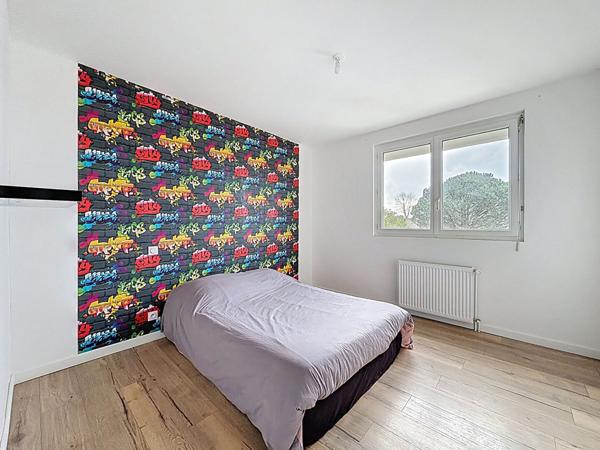 Maison rénovée à vendre à Verneuil sur Vienne - 5 pièces 3 chambres avec grand terrain !