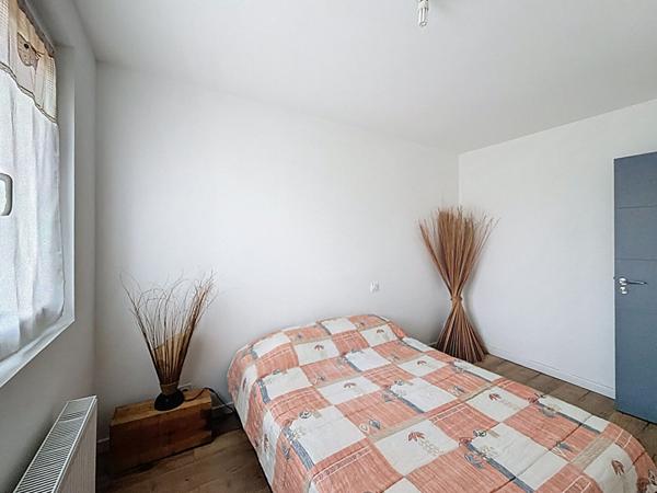 Maison rénovée à vendre à Verneuil sur Vienne - 5 pièces 3 chambres avec grand terrain !