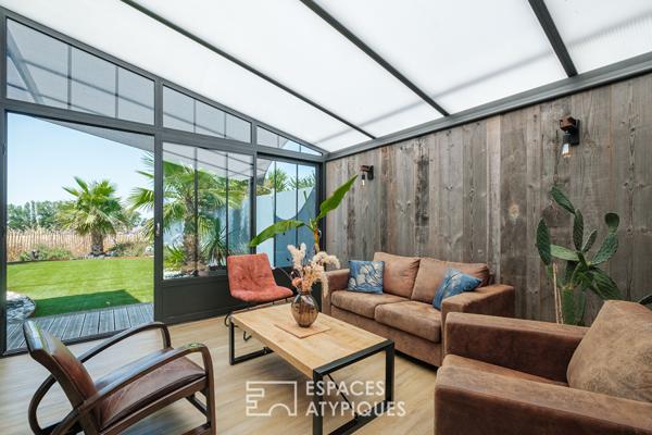 Familiale aux volumes généreux et sa piscine intérieure