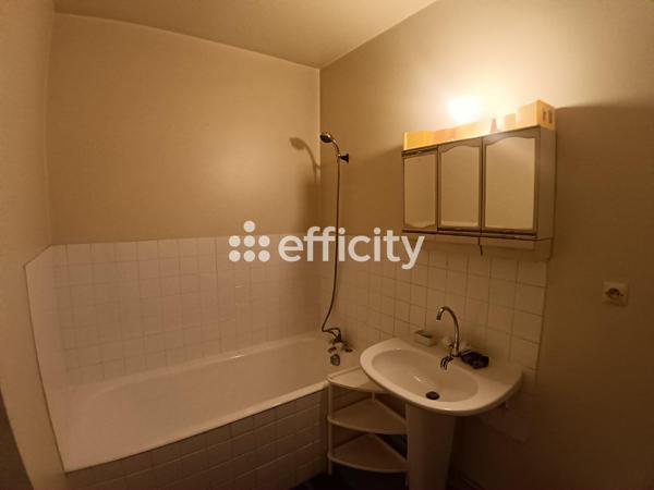 Appartement
         3 pièces
        - 67 m² 85 000 € *