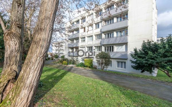 Appartement à vendre    2 pièces • 48,04 m2 Saint-Maur-des-Fossés