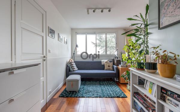 Appartement à vendre    2 pièces • 48,04 m2 Saint-Maur-des-Fossés