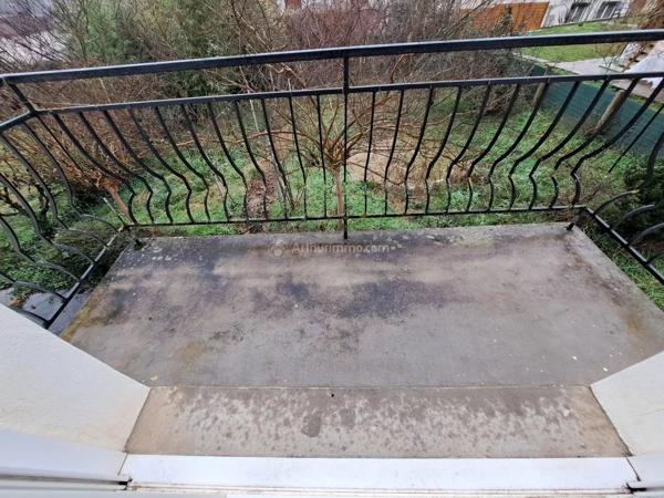 Location                                                      Maison de ville
                        
                     4 pièces                      82 m2                     à Carmaux