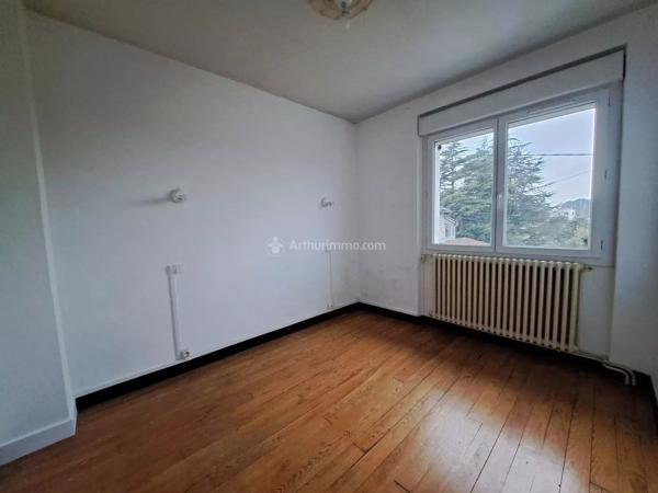 Location                                                      Maison de ville
                        
                     4 pièces                      82 m2                     à Carmaux