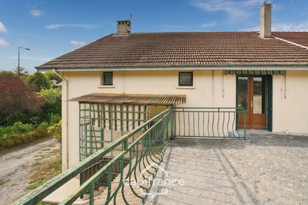 Maison à rénover 3 chambres avec jardin, garage et vue sur le Revermont, à Beaufort-Orbagna (39)