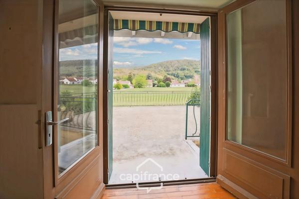 Maison à rénover 3 chambres avec jardin, garage et vue sur le Revermont, à Beaufort-Orbagna (39)