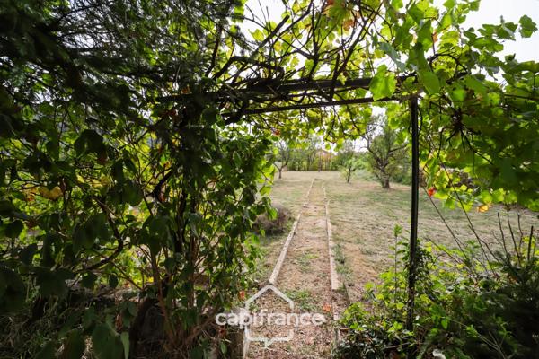 Maison à rénover 3 chambres avec jardin, garage et vue sur le Revermont, à Beaufort-Orbagna (39)