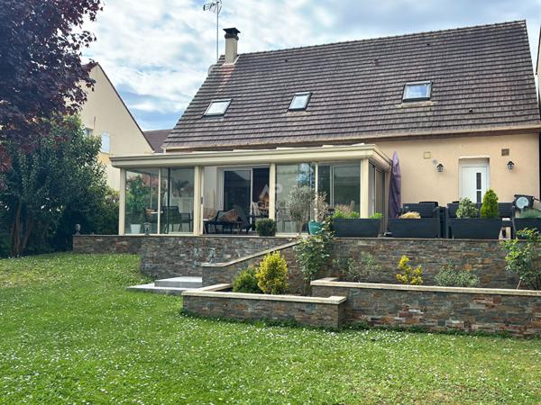 Maison Saint Ouen L Aumone 6 pièce(s) 133.42 m2 €429 000 ** - Référence 11220