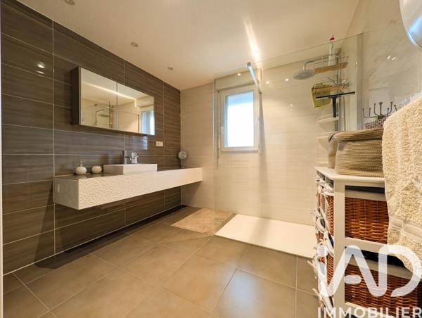 Maison à vendre 6 pièces 142 m² Laissac-Sévérac l'Église