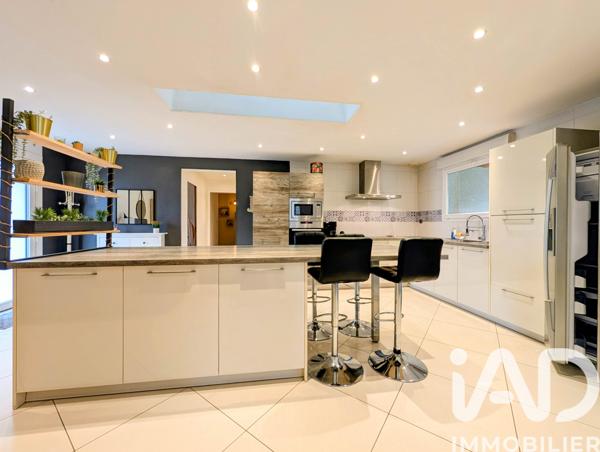 Maison à vendre 6 pièces 142 m² Laissac-Sévérac l'Église