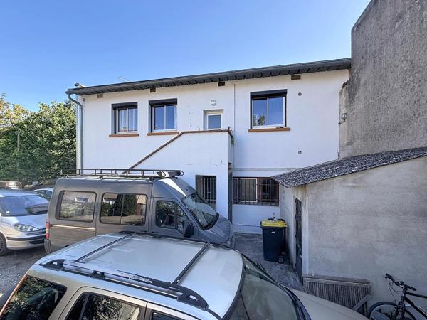 Montastruc La `Conseillère - Immeuble  - 275 m2