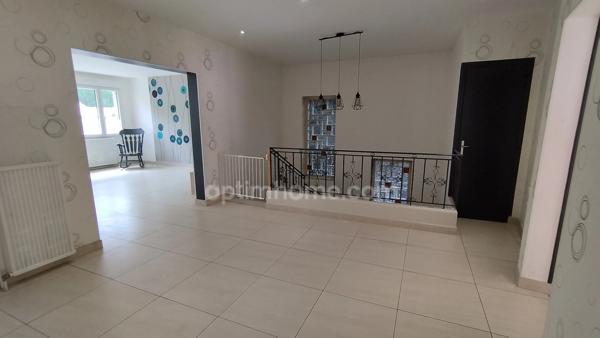 Maison à vendre BAR LE DUC - rénovation soignée - 126 m² - dépendances - terrasse et terrain.