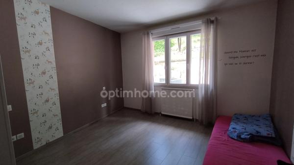 Maison à vendre BAR LE DUC - rénovation soignée - 126 m² - dépendances - terrasse et terrain.