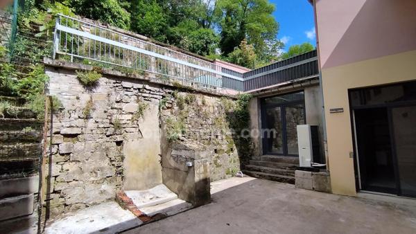 Maison à vendre BAR LE DUC - rénovation soignée - 126 m² - dépendances - terrasse et terrain.