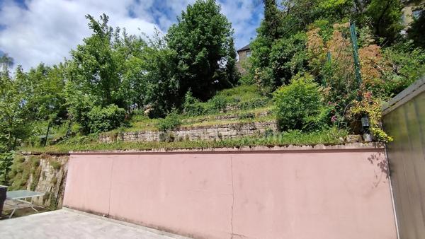 Maison à vendre BAR LE DUC - rénovation soignée - 126 m² - dépendances - terrasse et terrain.