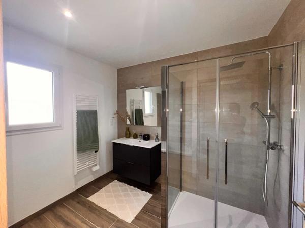 Maison contemporaine  à vendre de plein pied 5 pièces ISLE (87)