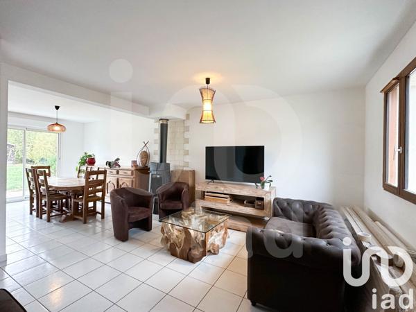 Maison traditionnelle 5 pièces de 100 m² à Longueil-Annel (60150)