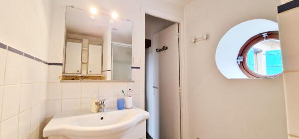 24290  Montignac Lascaux : Maison du 17 e siècle