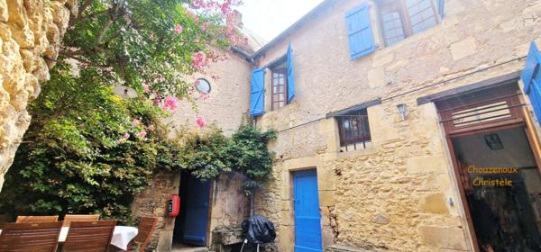 24290  Montignac Lascaux : Maison du 17 e siècle