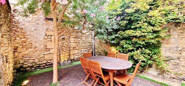 24290  Montignac Lascaux : Maison du 17 e siècle