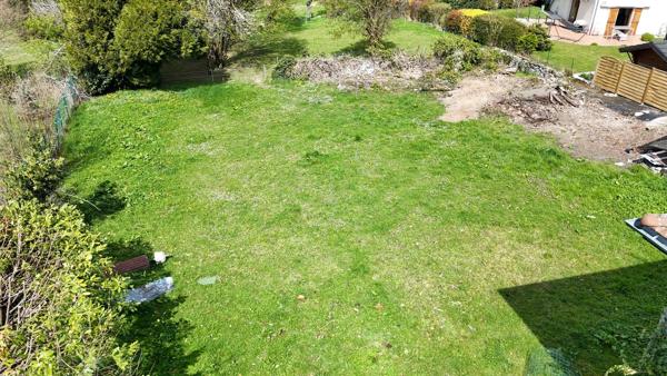 À acheter – Terrain constructible de 643 m² à Fessy (74890)