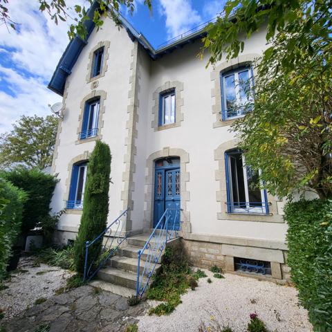Maison bourgeoise MARCENAT Marcenat (15190)