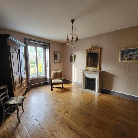 Maison bourgeoise MARCENAT Marcenat (15190)