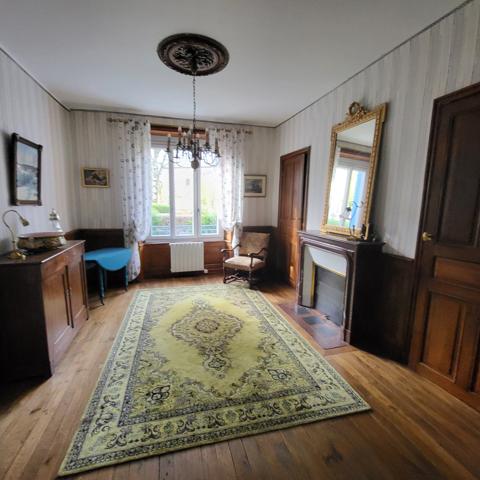 Maison bourgeoise MARCENAT Marcenat (15190)