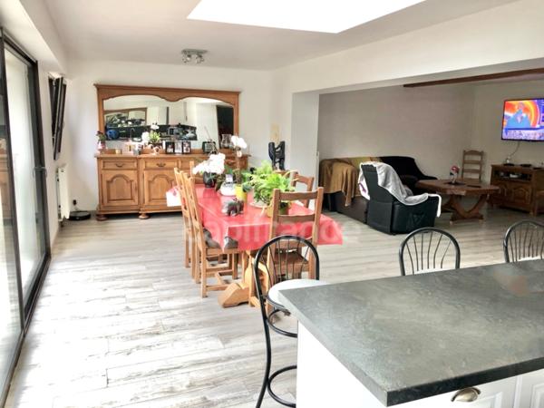 ***GAINNEVILLE***maison non mitoyenne de 126m² avec vie de plain pied composée de 4 chambres, 2 salles de bains, jardin et garage