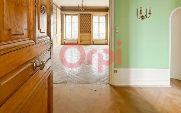 Appartement à vendre    5 pièces • 113,72 m2 Lyon 2