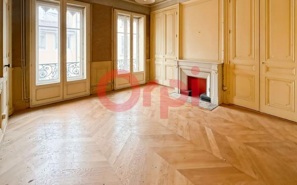 Appartement à vendre    5 pièces • 113,72 m2 Lyon 2