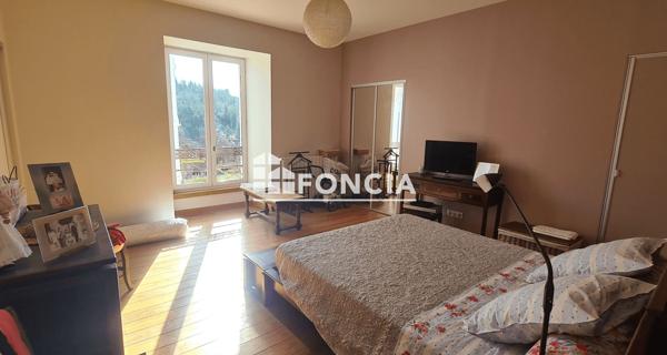 À vendre Maison 9 pièces 335 m² - Cahors 46000
