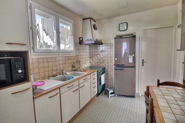 Pavillon sur sous-sol total 2 chambres et jardin à EPERNON