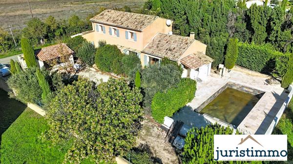 Travaillan (84850) Charmant mas meublé en campagne avec piscine et dépendances 230 m2 à Travaillan