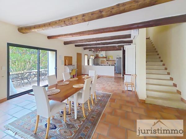 Travaillan (84850) Charmant mas meublé en campagne avec piscine et dépendances 230 m2 à Travaillan