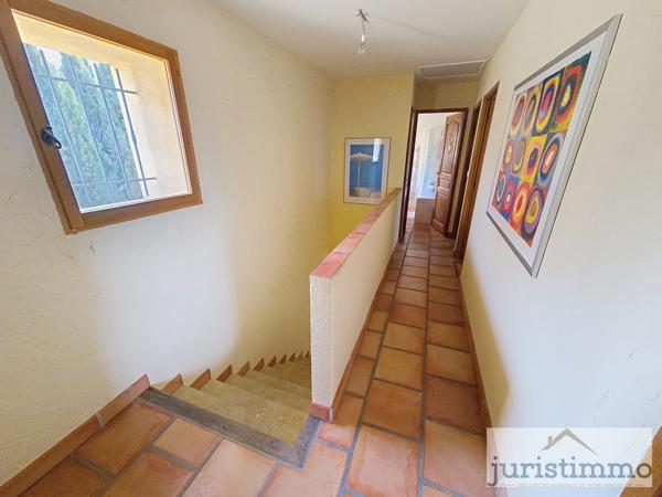 Travaillan (84850) Charmant mas meublé en campagne avec piscine et dépendances 230 m2 à Travaillan