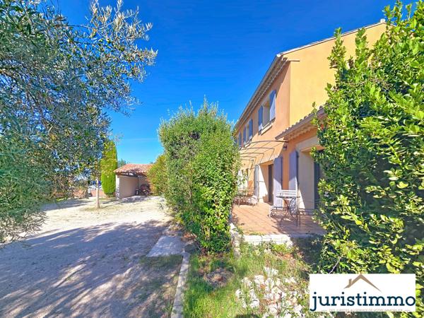 Travaillan (84850) Charmant mas meublé en campagne avec piscine et dépendances 230 m2 à Travaillan