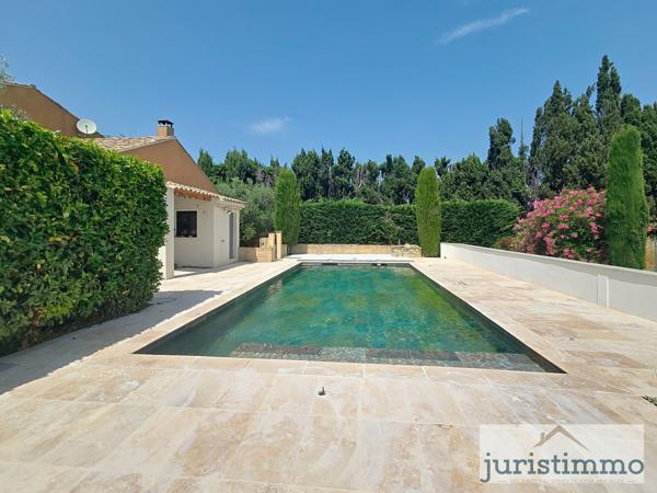 Travaillan (84850) Charmant mas meublé en campagne avec piscine et dépendances 230 m2 à Travaillan