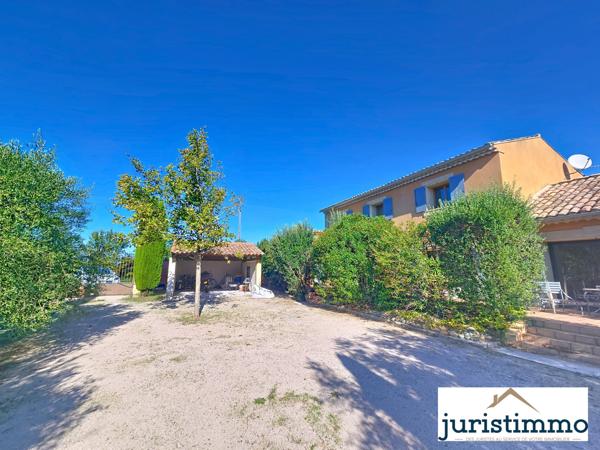 Travaillan (84850) Charmant mas meublé en campagne avec piscine et dépendances 230 m2 à Travaillan