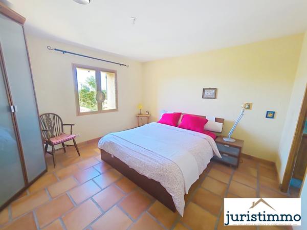 Travaillan (84850) Charmant mas meublé en campagne avec piscine et dépendances 230 m2 à Travaillan