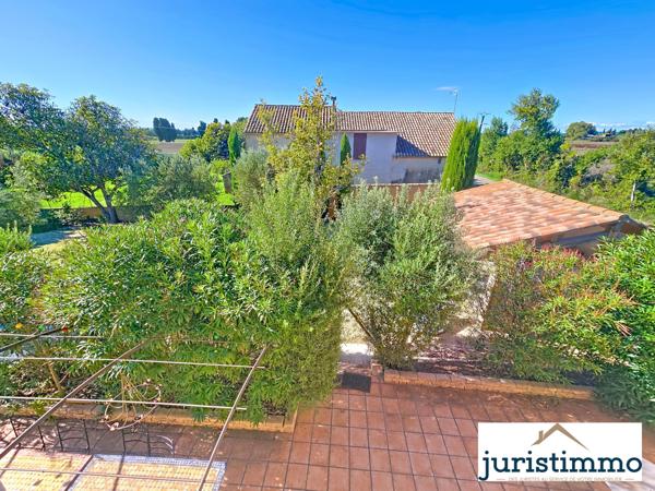 Travaillan (84850) Charmant mas meublé en campagne avec piscine et dépendances 230 m2 à Travaillan