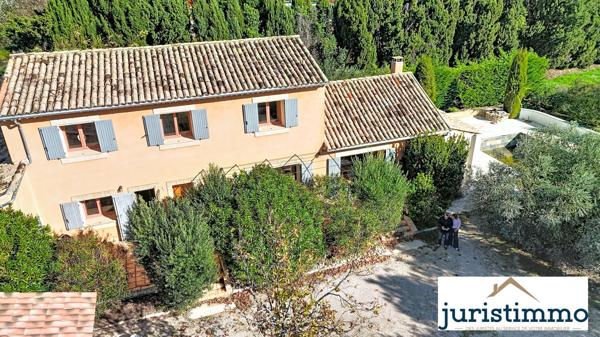 Travaillan (84850) Charmant mas meublé en campagne avec piscine et dépendances 230 m2 à Travaillan