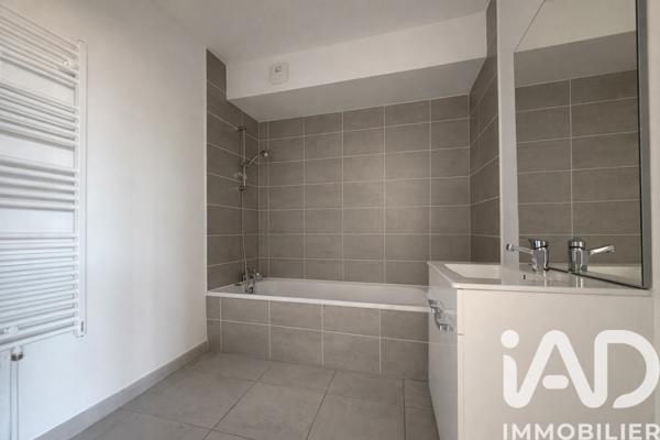 Location appartement 3 pièces 61 m² Tours