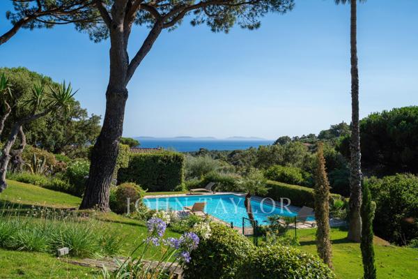 Domaine privé de Gigaro – Villa avec vue mer et piscine