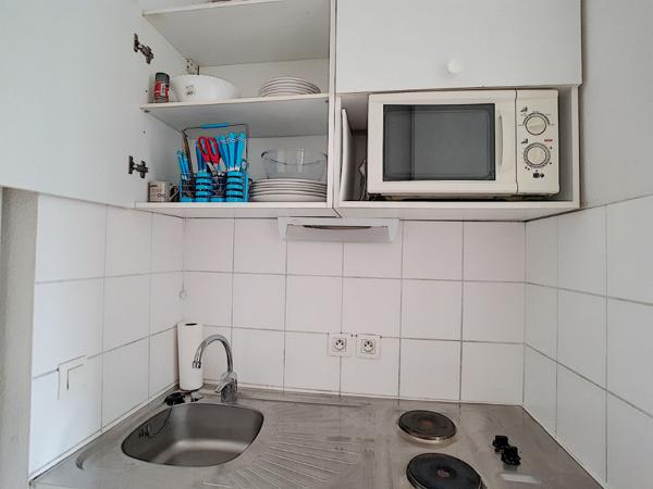 A VENDRE - Dans Résidence étudiante, VENDU LOUE. Grenoble, Confortable T1 meublé proche Institut urbanisme et de géographie