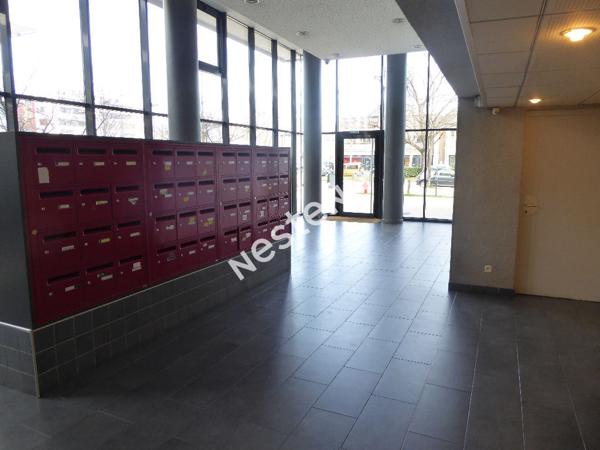 A VENDRE - Dans Résidence étudiante, VENDU LOUE. Grenoble, Confortable T1 meublé proche Institut urbanisme et de géographie