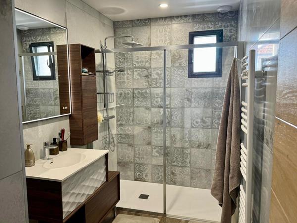 Villa contemporaine 3 chambres avec piscine