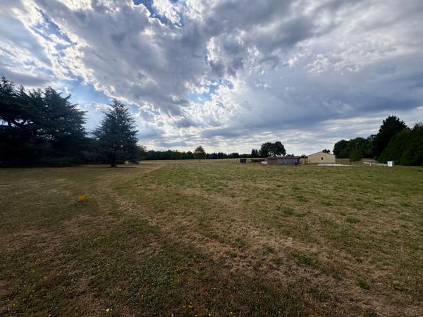 Terrain à vendre à Nontron (24300) - Dordogne