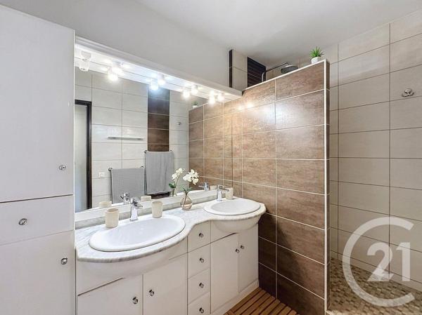 Appartement T5 à vendre  5 pièces - 106 m 2   LYON  - 69009