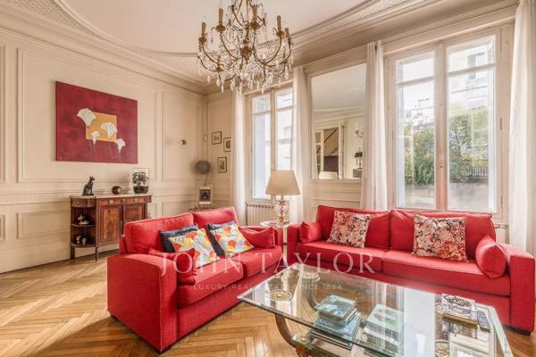 Maison bourgeoise avec cour et parking - Saint Seurin - John Taylor Bordeaux